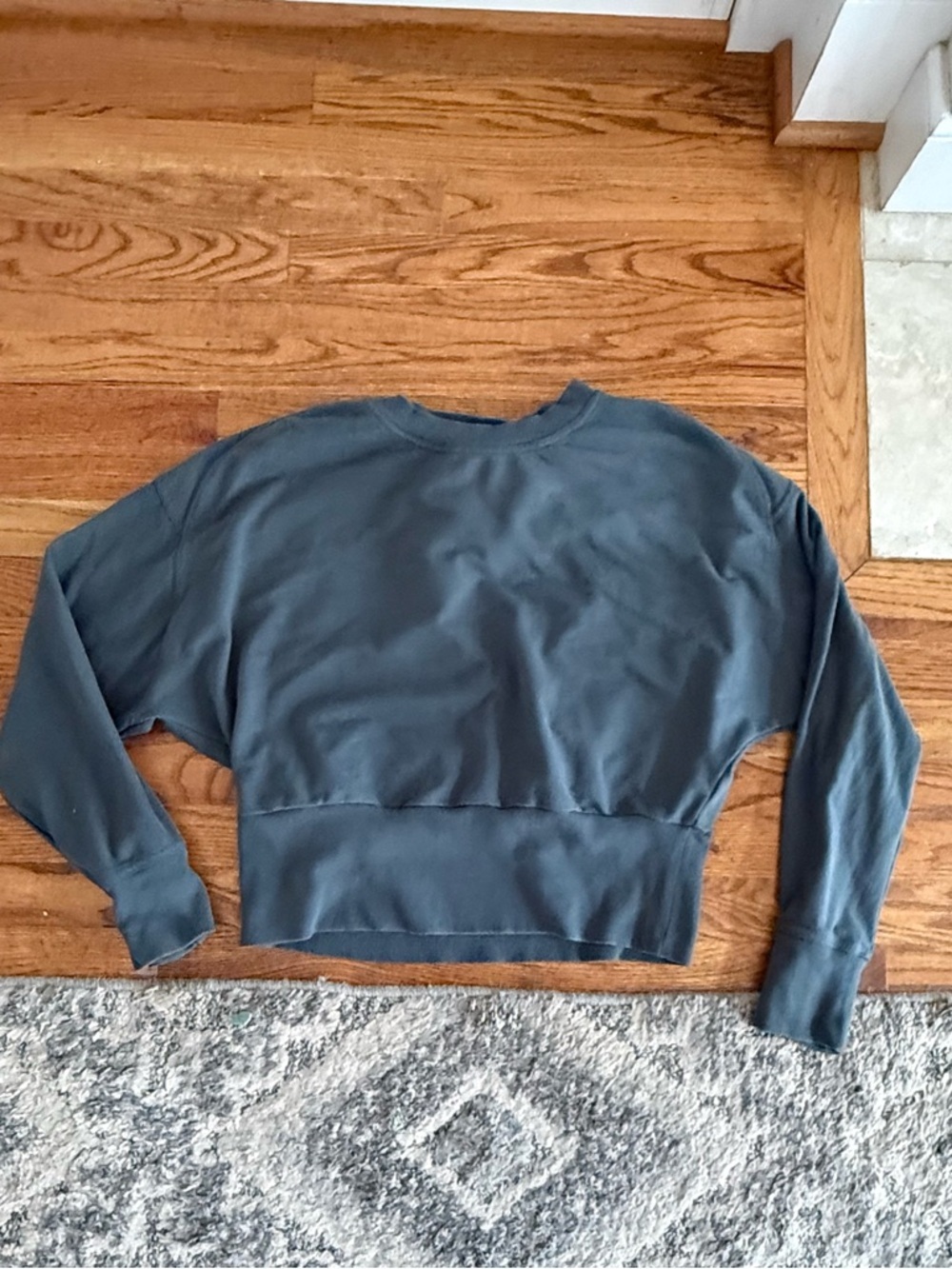 Athleta Women's Slate Gray Cropped Sweatshirt Sz: Large